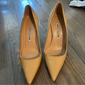 Manolo blahnik patent pumps 36.5